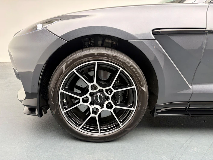 immagine del veicolo ASTON MARTIN DBX