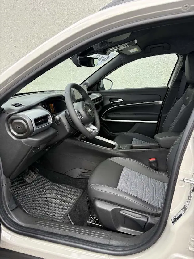Jeep Avenger 1.2 MHEV Upland 4xe