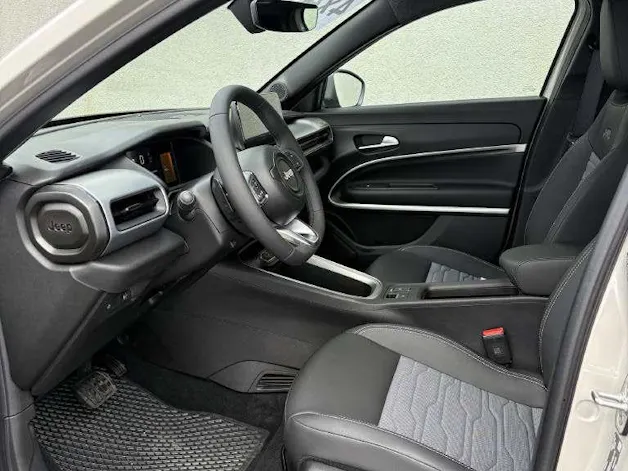 Jeep Avenger 1.2 MHEV Upland 4xe