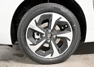 Suzuki Swift 1.2 Sakura Top Hybrid 4x4
