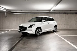 Suzuki Swift 1.2 Sakura Top Hybrid 4x4