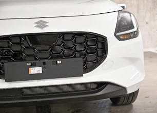 https://vehicle.imgix.net/4221558/e019b4bb-de24-4d3d-8995-c608a257d308.jpg