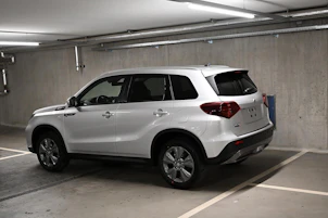 Fahrzeugbild SUZUKI Vitara 1.4 T Sakura Hybrid 4x4