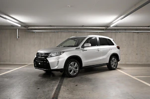 Fahrzeugbild SUZUKI Vitara 1.4 T Sakura Hybrid 4x4