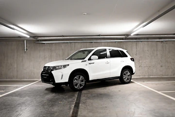 Fahrzeugbild SUZUKI Vitara 1.4 T Sakura Hybrid 4x4 Fahrzeugbild SUZUKI Vitara 1.4 T Sakura Hybrid 4x4