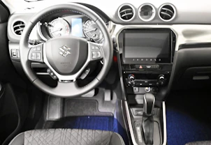 Fahrzeugbild SUZUKI Vitara 1.4 T Sakura Top Hybrid 4x4