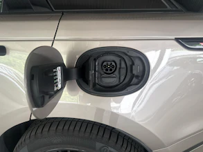 https://vehicle.imgix.net/4221904/f7512a49-89b3-4bc9-b3ac-175a86380096.jpg