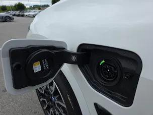 BMW X5 xDrive 50e M Sport (CH) AHK 2.7T ** Action de Leasing à 0.9% **