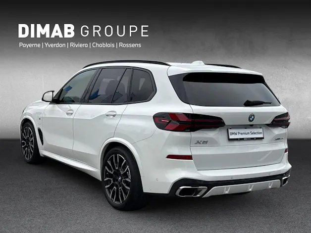 BMW X5 xDrive 50e M Sport (CH) AHK 2.7T ** Action de Leasing à 0.9% **