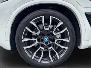 BMW X5 xDrive 50e M Sport (CH) AHK 2.7T ** Action de Leasing à 0.9% **