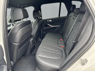 BMW X5 xDrive 50e M Sport (CH) AHK 2.7T ** Action de Leasing à 0.9% **