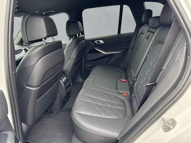 BMW X5 xDrive 50e M Sport (CH) AHK 2.7T ** Action de Leasing à 0.9% **
