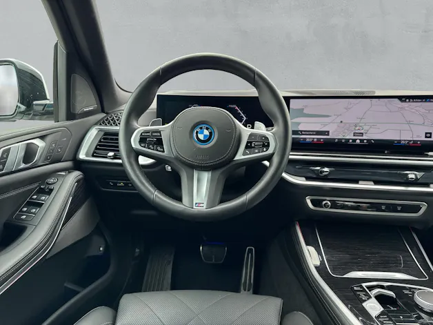 BMW X5 xDrive 50e M Sport (CH) AHK 2.7T ** Action de Leasing à 0.9% **