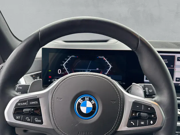BMW X5 xDrive 50e M Sport (CH) AHK 2.7T ** Action de Leasing à 0.9% **