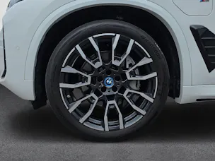 BMW X5 xDrive 50e M Sport (CH) AHK 2.7T ** Action de Leasing à 0.9% **
