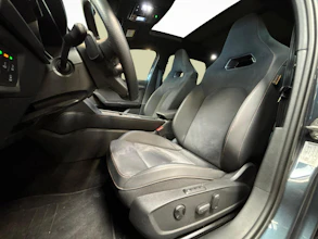 https://vehicle.imgix.net/4221934/5049fe2e-ae69-4b8c-b819-728e8a3f0855.jpg