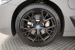 immagine del veicolo BMW 530e xDrive SAG Touring
