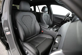 https://vehicle.imgix.net/4221957/5680984f-fa3f-4d56-9340-9b16866c5841.jpg