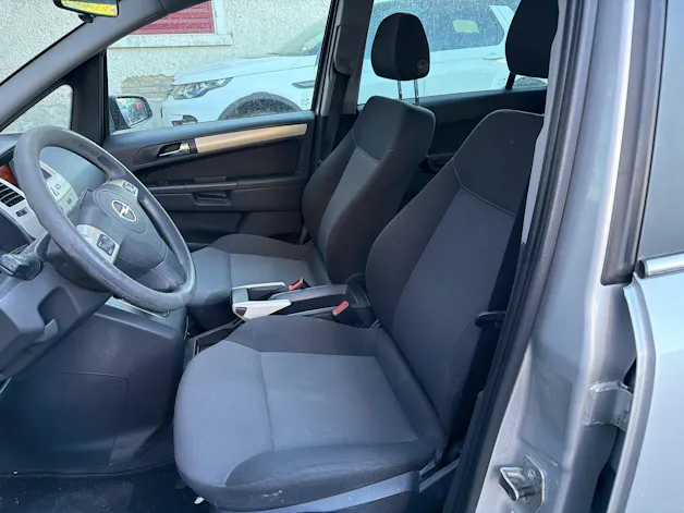 Opel Zafira 2.2 16V Direct Anniversary