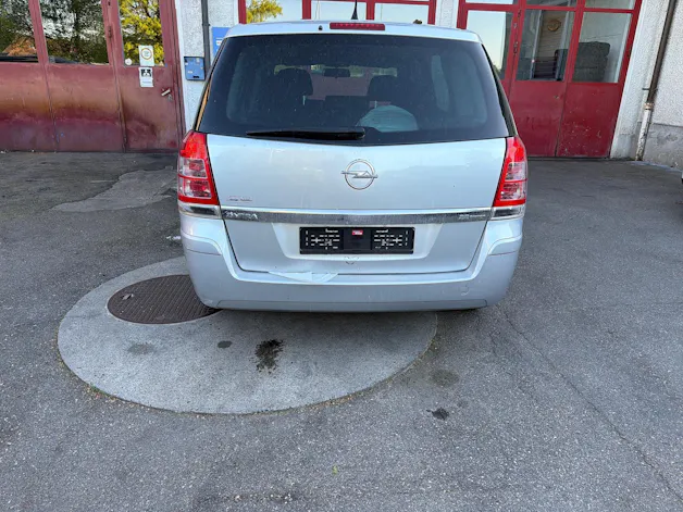 Opel Zafira 2.2 16V Direct Anniversary