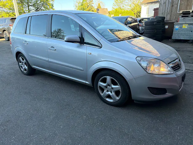 Opel Zafira 2.2 16V Direct Anniversary
