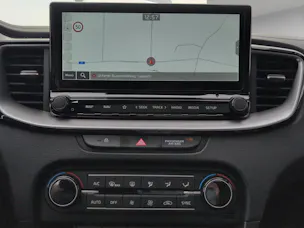 Kia Ceed SW 1.5 T-GDi MHEV GT-Line / Panorama-Glasdach / Lederausstattung / Winterräder Alu 16" / Herstellergarantie bis 2031