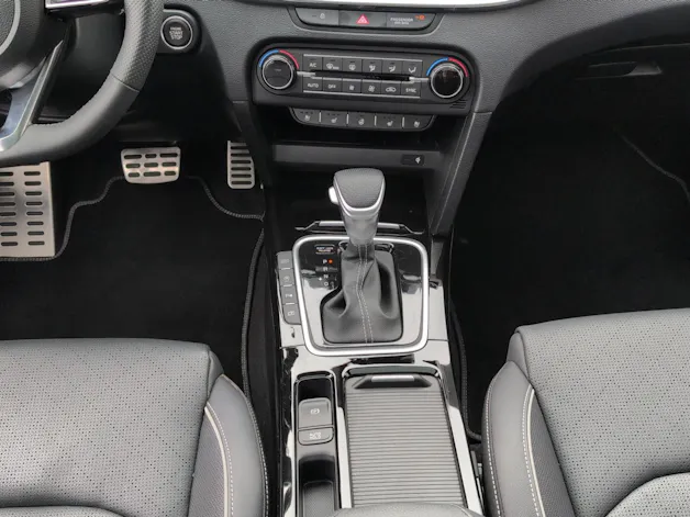 Kia Ceed SW 1.5 T-GDi MHEV GT-Line / Panorama-Glasdach / Lederausstattung / Winterräder Alu 16" / Herstellergarantie bis 2031