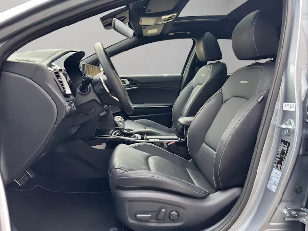 Kia Ceed SW 1.5 T-GDi MHEV GT-Line / Panorama-Glasdach / Lederausstattung / Winterräder Alu 16" / Herstellergarantie bis 2031