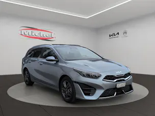 Kia Ceed SW 1.5 T-GDi MHEV GT-Line / Panorama-Glasdach / Lederausstattung / Winterräder Alu 16" / Herstellergarantie bis 2031