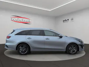 Kia Ceed SW 1.5 T-GDi MHEV GT-Line / Panorama-Glasdach / Lederausstattung / Winterräder Alu 16" / Herstellergarantie bis 2031