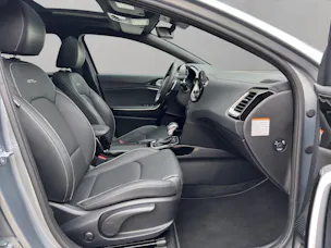 Kia Ceed SW 1.5 T-GDi MHEV GT-Line / Panorama-Glasdach / Lederausstattung / Winterräder Alu 16" / Herstellergarantie bis 2031