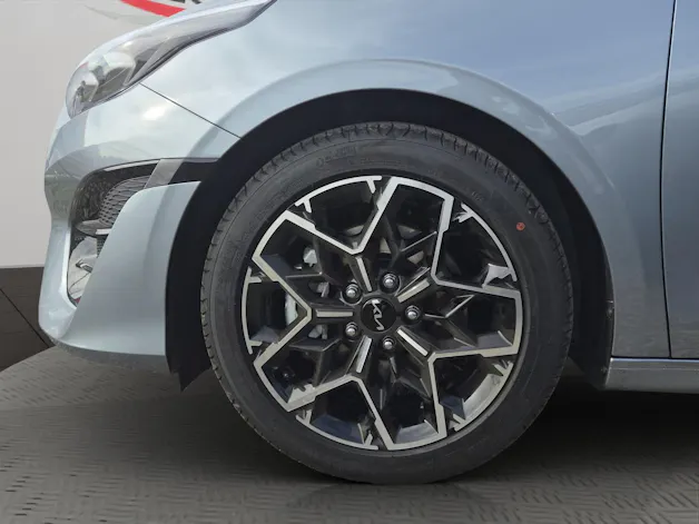 Kia Ceed SW 1.5 T-GDi MHEV GT-Line / Panorama-Glasdach / Lederausstattung / Winterräder Alu 16" / Herstellergarantie bis 2031