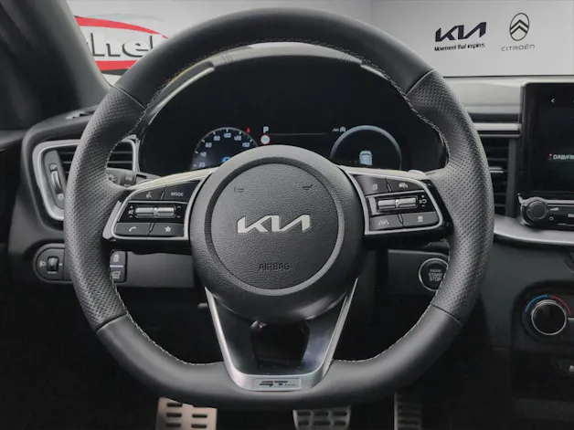 Kia Ceed SW 1.5 T-GDi MHEV GT-Line / Panorama-Glasdach / Lederausstattung / Winterräder Alu 16" / Herstellergarantie bis 2031