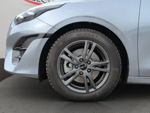 Kia Ceed SW 1.5 T-GDi MHEV GT-Line / Panorama-Glasdach / Lederausstattung / Winterräder Alu 16" / Herstellergarantie bis 2031