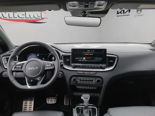 Kia Ceed SW 1.5 T-GDi MHEV GT-Line / Panorama-Glasdach / Lederausstattung / Winterräder Alu 16" / Herstellergarantie bis 2031