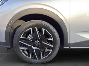 Peugeot 5008 1.2 Hybrid Allure Premium