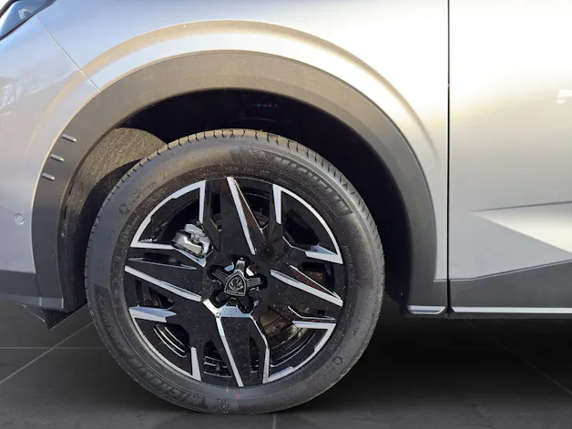 Peugeot 5008 1.2 Hybrid Allure Premium