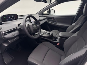 Fahrzeugbild TOYOTA C-HR+ Style AWD