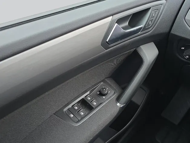 VW Touran 1.5 TSI Comfortline R-Line 7-Plätzer DSG