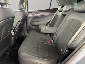 https://vehicle.imgix.net/4222414/04bc1c76-751e-4e76-b25f-1c04a3550d65.jpg