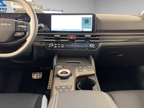 https://vehicle.imgix.net/4222418/f9656698-47ec-49ab-98d5-e16fee597eab.jpg