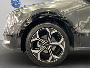 https://vehicle.imgix.net/4222424/aa652725-1dd7-4a05-917c-2cdb9be77392.jpg