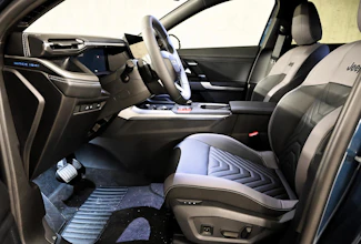 https://vehicle.imgix.net/4222485/4b2dbe02-68cc-4957-8538-a9d2a259f0fd.jpg