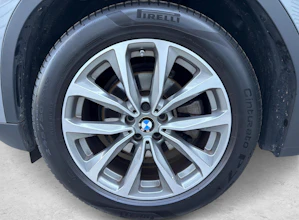 https://vehicle.imgix.net/4222533/01edad2b-70ae-4934-9079-8d071f475de0.jpg