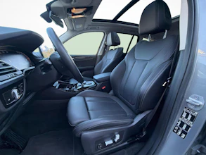 https://vehicle.imgix.net/4222533/2aff377b-38cb-44d0-b6cd-31975577aa95.jpg