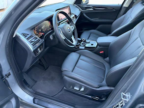 https://vehicle.imgix.net/4222533/4babcd70-0653-4e99-b2d2-38e8d83779dd.jpg