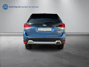 Subaru Forester Station 2.0i e-Boxer Swiss Plus