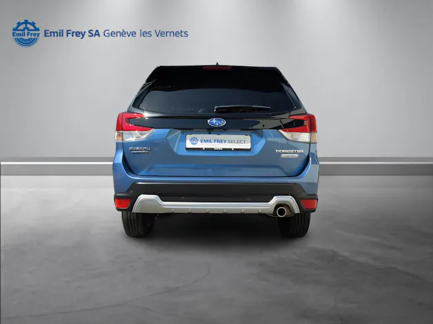 Subaru Forester Station 2.0i e-Boxer Swiss Plus