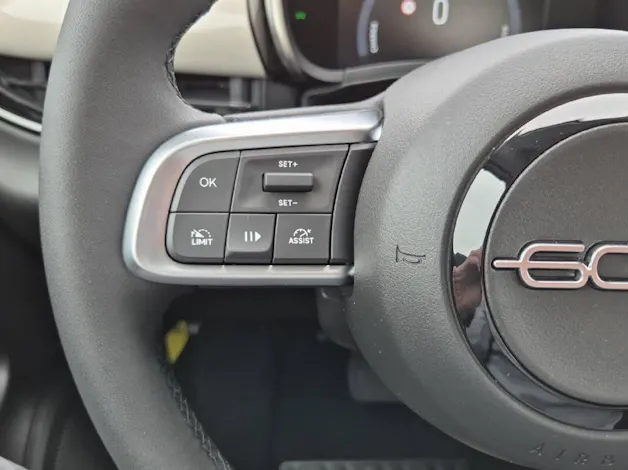 Fiat 600 1.2 Hybrid Icon Swiss Edition