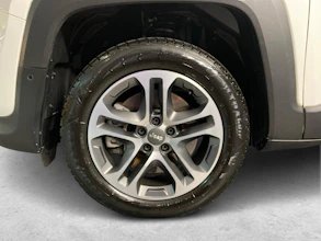 https://vehicle.imgix.net/4222774/4bf1350e-cf43-4e07-b9b5-c1fd061c0fce.jpg
